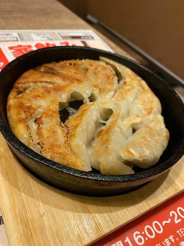 鉄なべ餃子と串揚げ 大衆酒場 みのる - サブ画像1