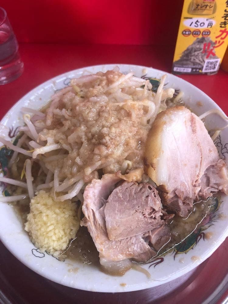 麺でる