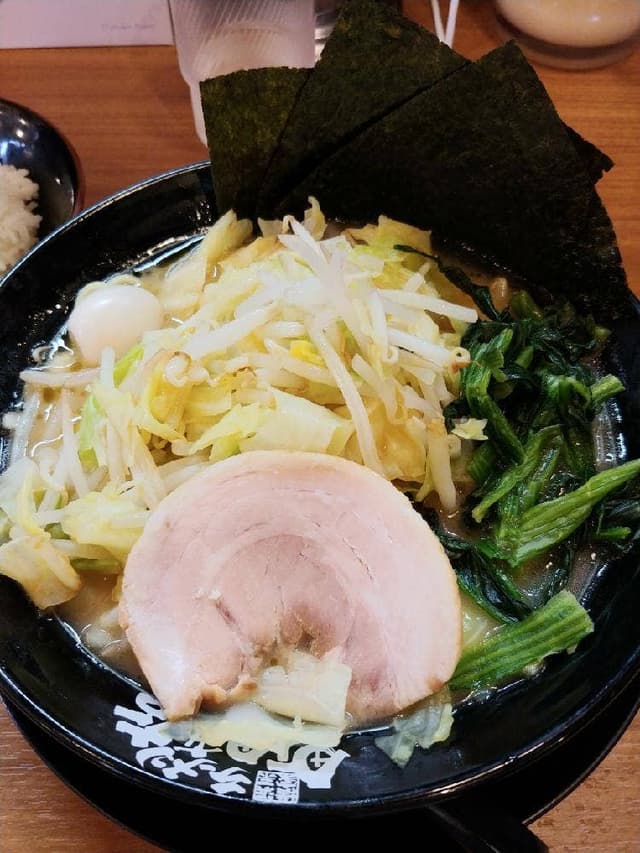 横浜家系ラーメン 町田商店 横浜駅前店 - サブ画像1