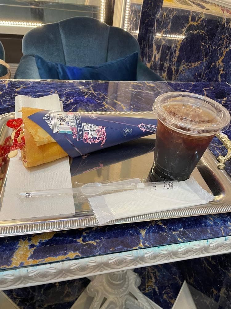 CAFE CREPE CLUB