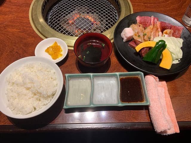 焼肉苑 さとう 賀来店 - サブ画像1