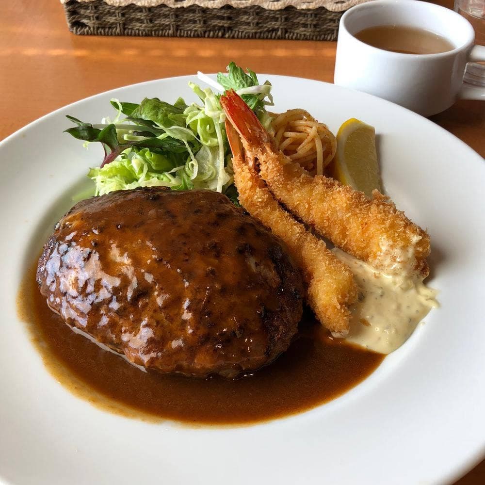 ハンバーグ ダイニング たくみ