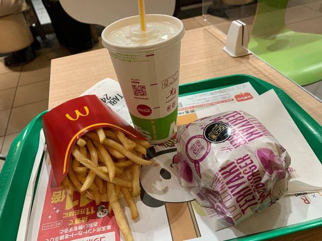 マクドナルド 関西国際空港店 - サブ画像1