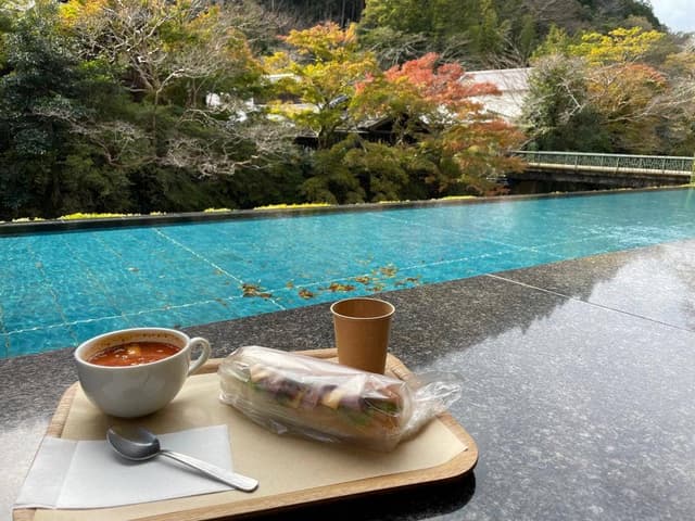 Bakery&Table 東府や 足湯カフェ - サブ画像1