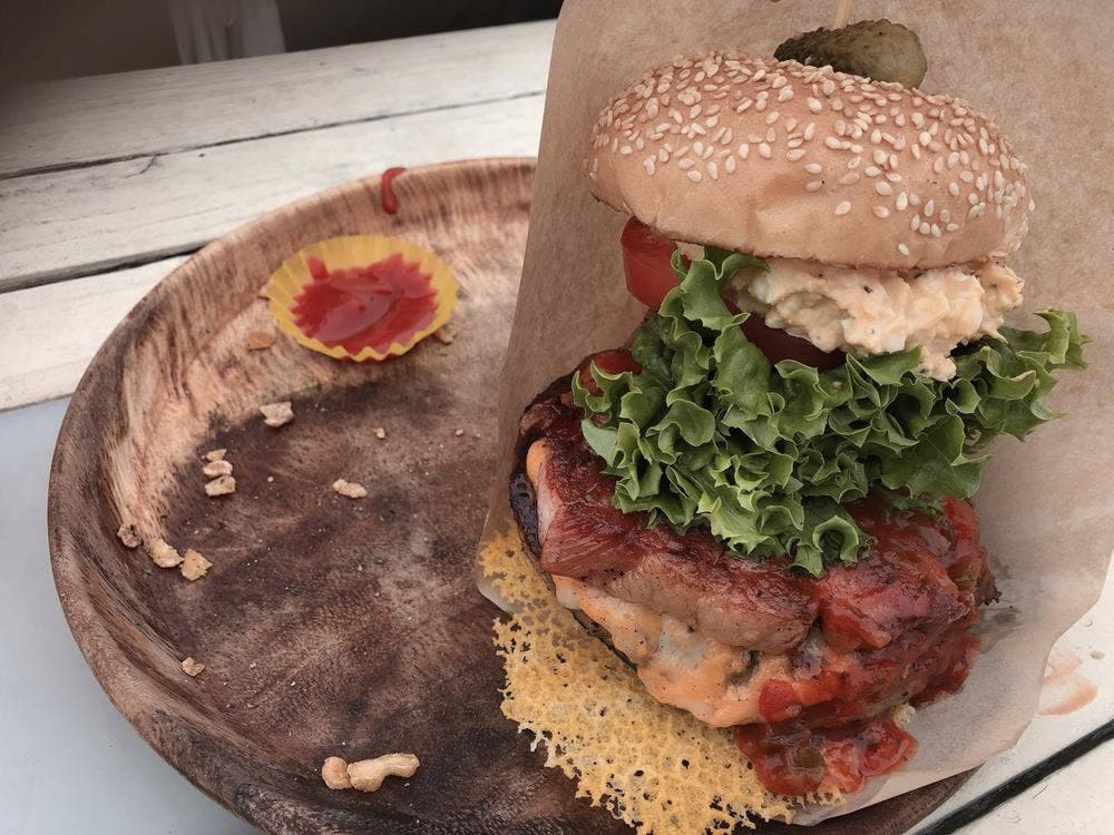 氾濫バーガー チムフガス イーアス豊崎店