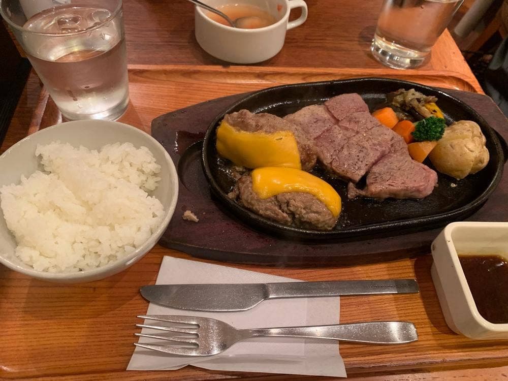 いしがまやハンバーグ アトレ吉祥寺店