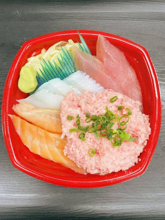 丼丸けんちゃん 緑が丘店 - サブ画像1