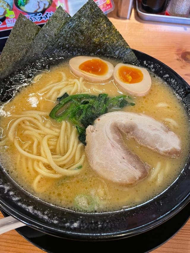 横浜家系ラーメン吉岡家 米子錦町店 - サブ画像1