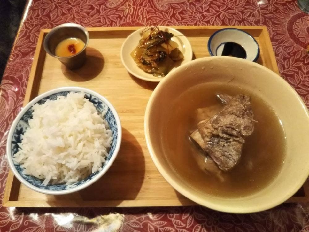 楽園屋台ボンバトロピカ