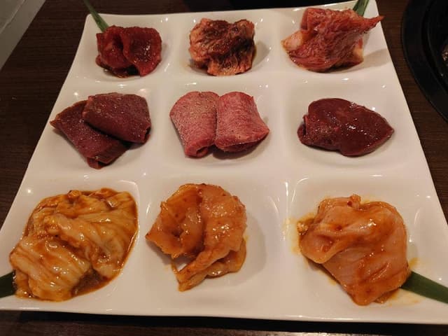 炭火焼肉 はな火 - サブ画像1