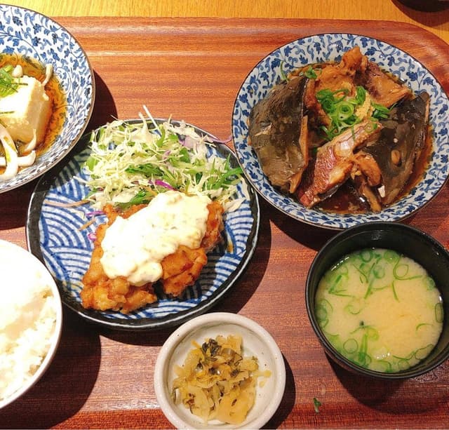 博多海鮮食堂 魚吉 ソラリアステージ店 - サブ画像2