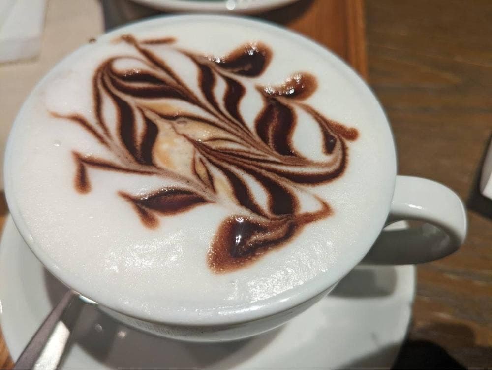 CAFE&LOUNGE TRICOLORE