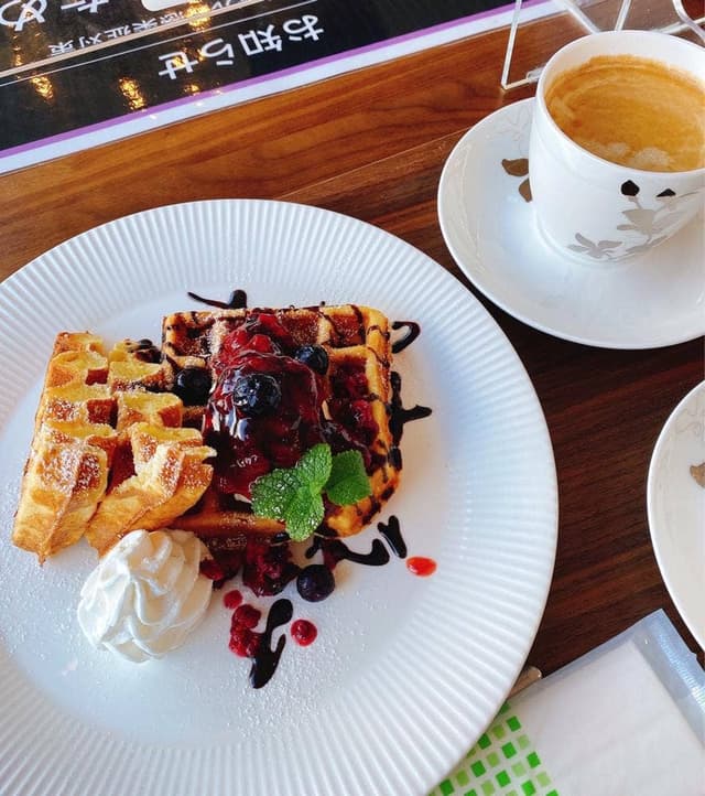 MOA cafe 東京インテリア家具店 - サブ画像1