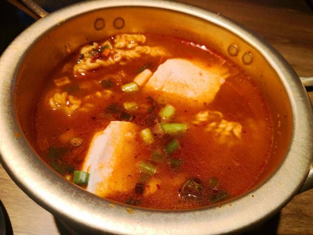 昼耕夜鶏 韓国チキン＆ポチャ 三宮店 - サブ画像2