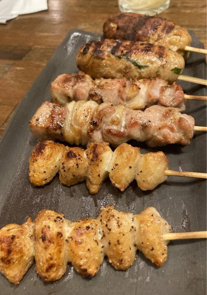 炭火焼鳥専門店 250円均一鳥伸 門戸店
