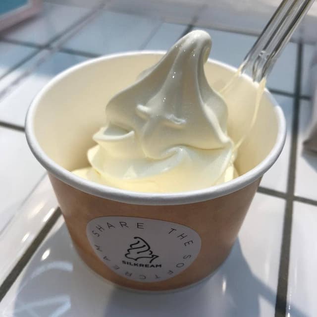 SILKREAM 阪急三番街店 - サブ画像1