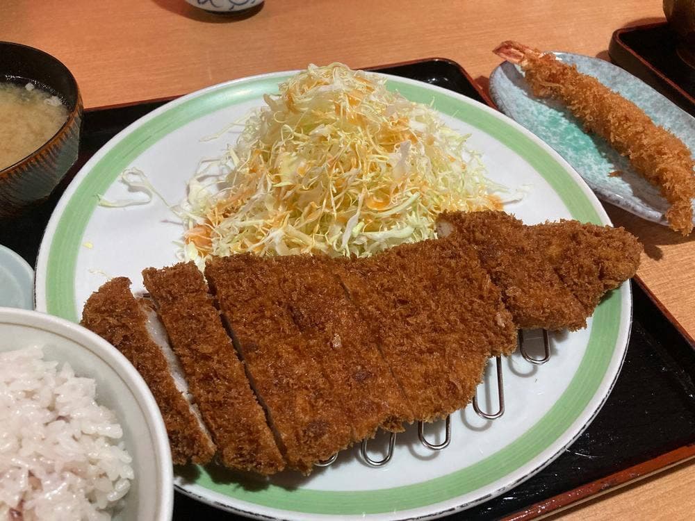 うめーや