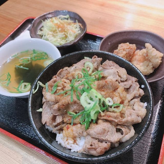 焼肉丼専門店三肉屋 センタープラザ店 - サブ画像3