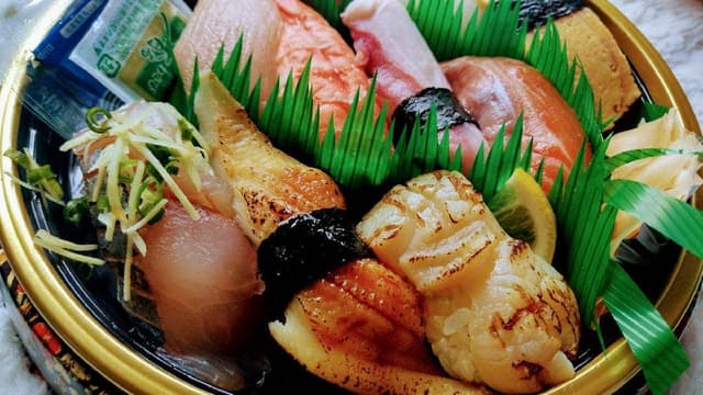 寿司とうどん 回転寿司 まんぷく 福田店 - サブ画像2