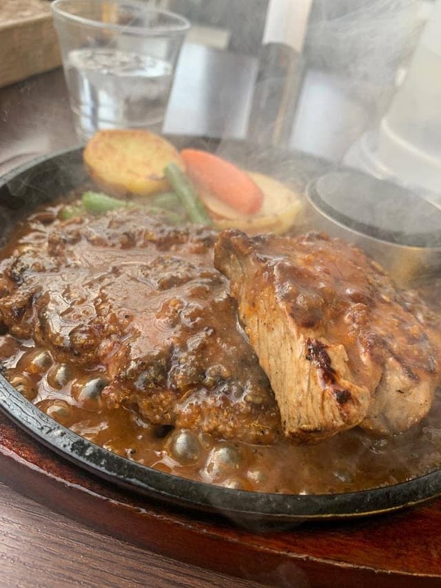 札幌牛亭 サッポロファクトリー店 - サブ画像1