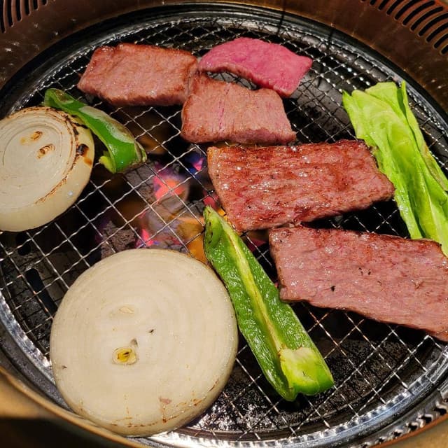 肉工房 初栄 - サブ画像2