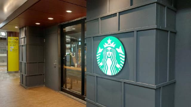 スターバックス コーヒー 都営神保町駅店 - サブ画像3