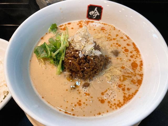 餃子と担々麺 吟 - サブ画像1