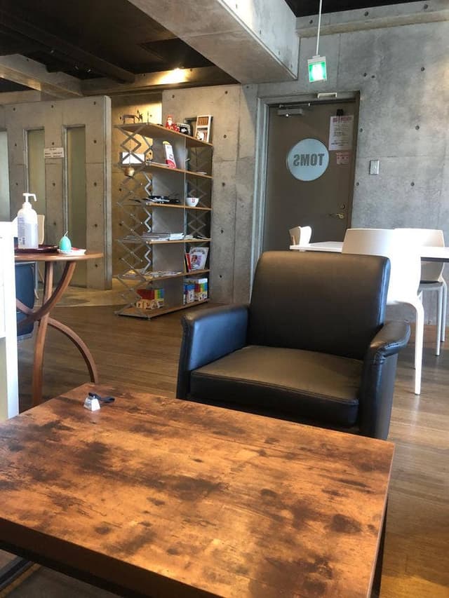 TOMS Swiss Café - サブ画像1