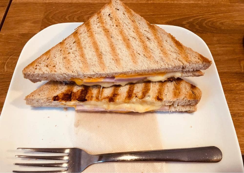 ROUND POINT CAFE