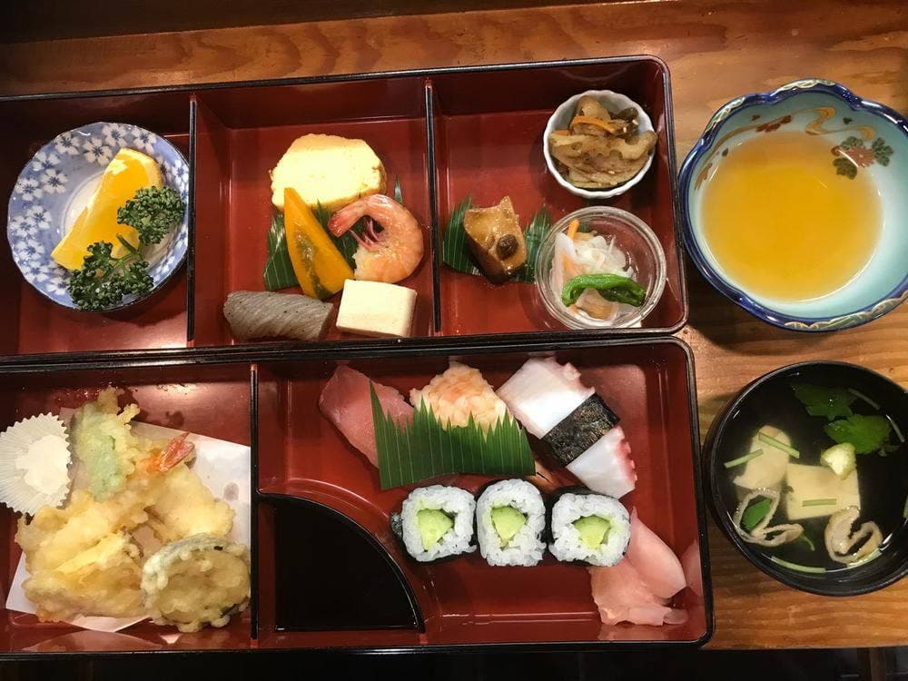 秀すし