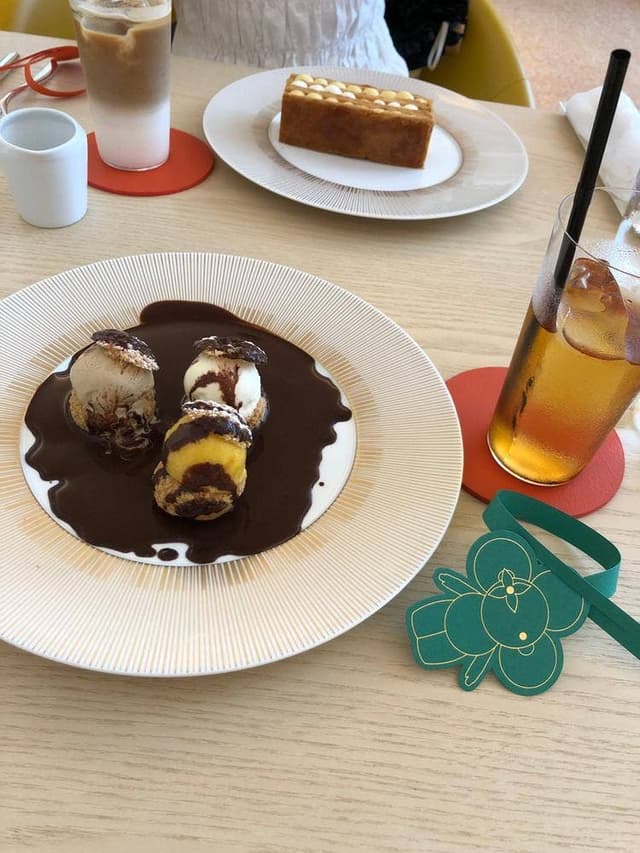 LE CAFE V ルイ・ヴィトン メゾン 大阪御堂筋 - サブ画像1