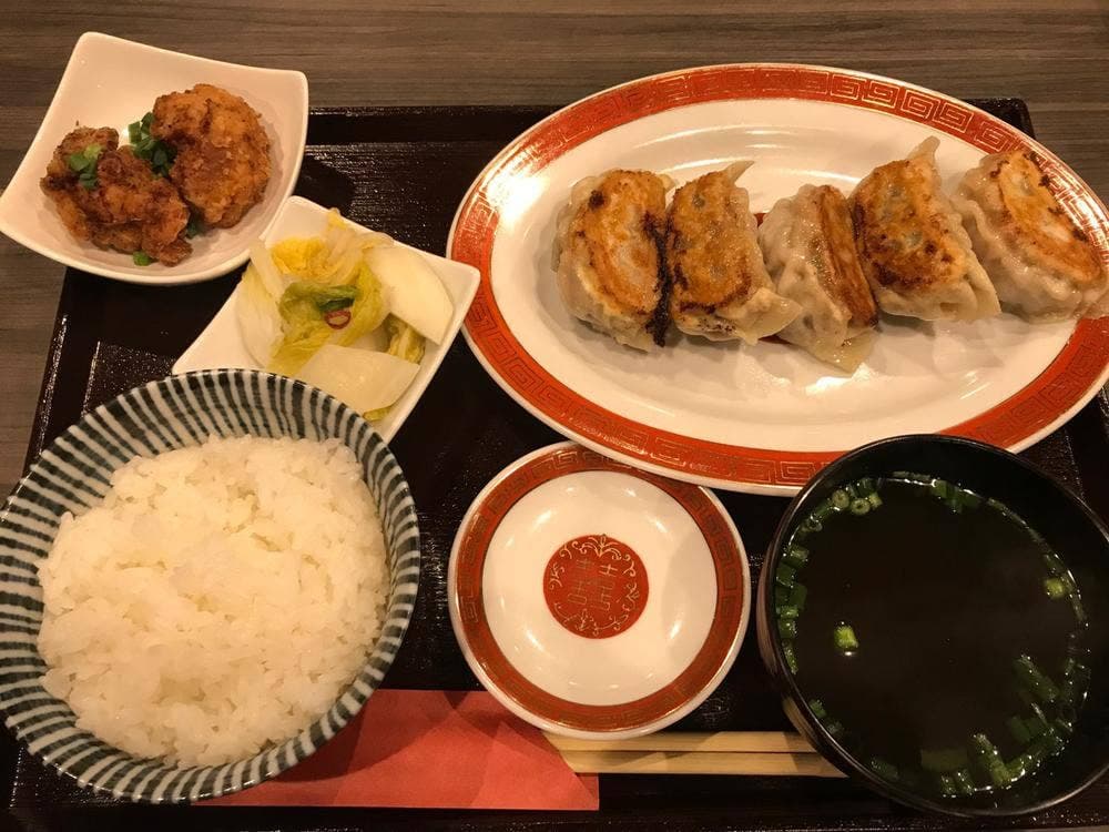 八王子餃子食堂