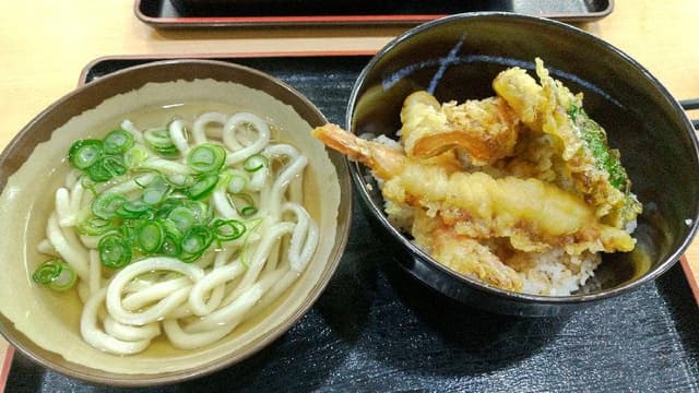 セルフうどん さざなみ 藤田店 - サブ画像1