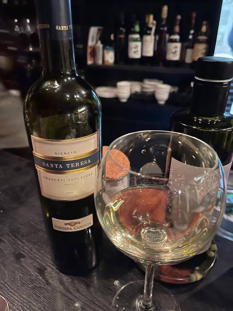VINO NAKADA