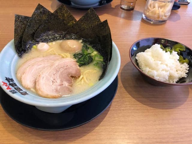 横浜家系ラーメン 町田商店 藤沢湘南台店 - サブ画像2