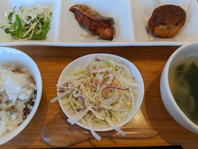 h cafe - サブ画像1