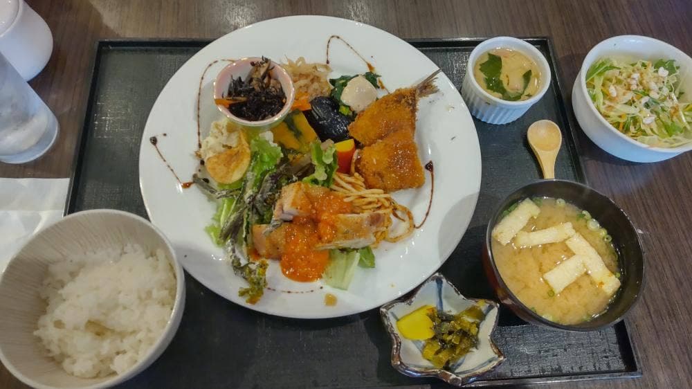 メルカド旬感食堂