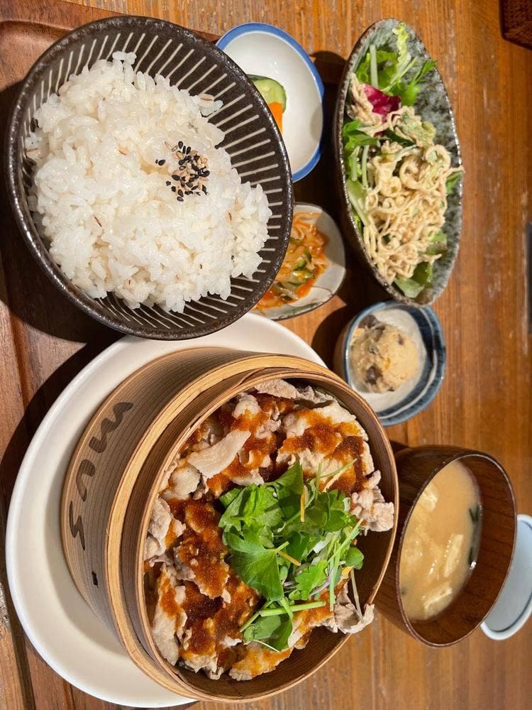 蒸し料理専門店 mus