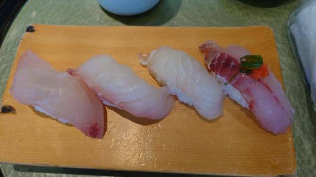 地魚回転寿司 丸藤 本店 - サブ画像3