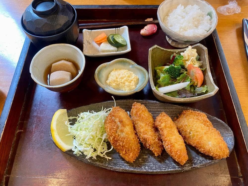 さしみや