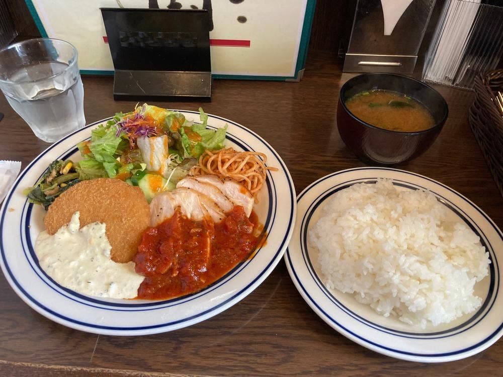 洋食 ひなた
