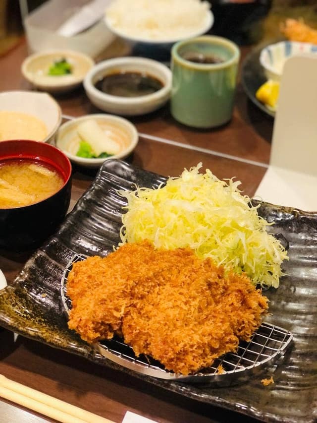 薩摩茶美豚 とんかつ 八尾 花 リノアス店 - サブ画像1