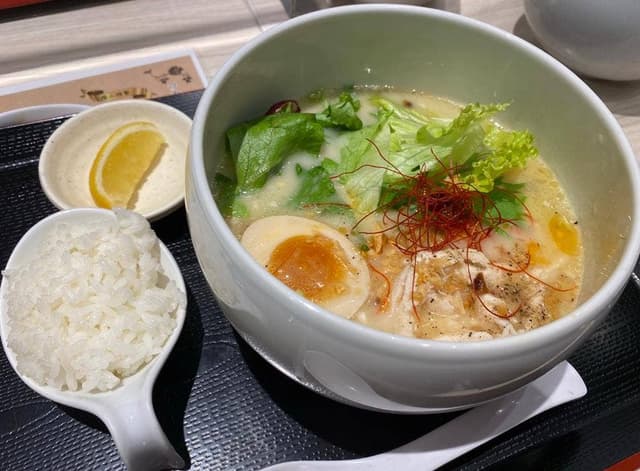 鶏白湯らーめん 自由が丘蔭山 あべのキューズモール店 - サブ画像1