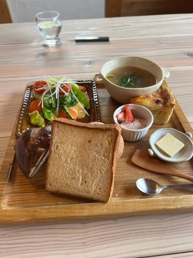 山のフモトのパン食堂 Cou屋