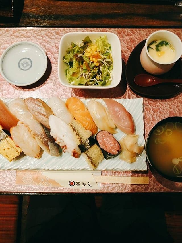 富寿し 春日亭 - サブ画像3