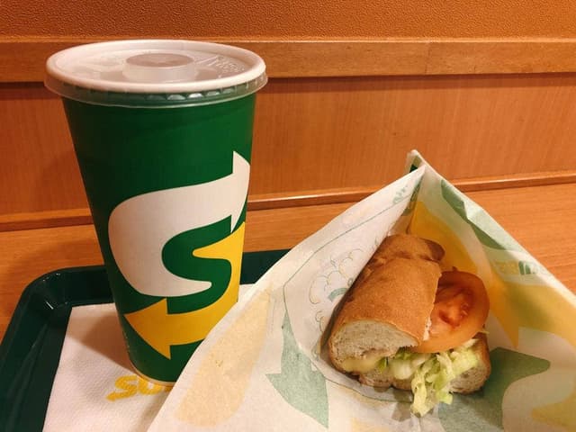 サブウェイ 御茶ノ水駅前ファミリーマート店 - サブ画像2