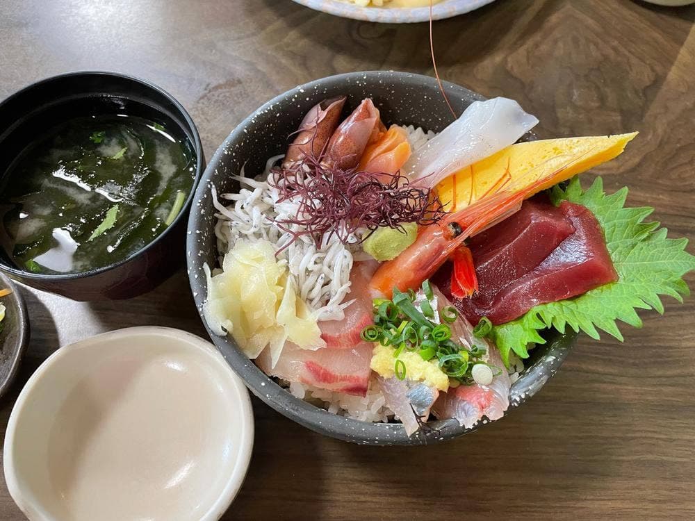 地魚料理やまや