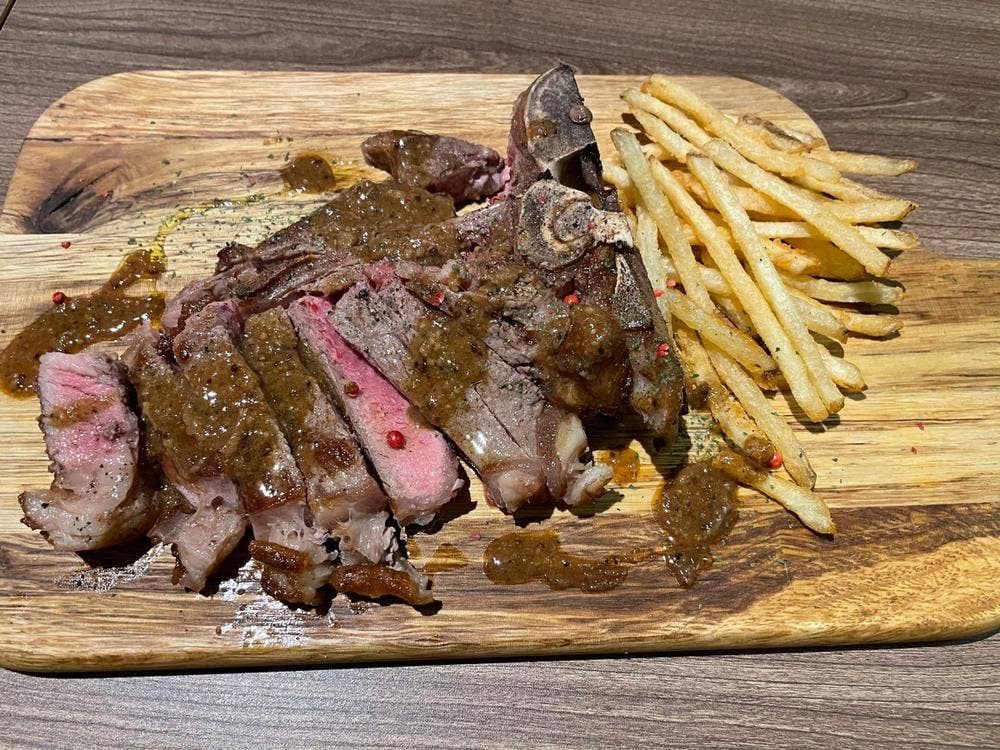 Bistro Quatre