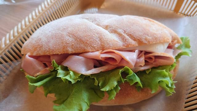 クラウンベーカリー 武蔵野店 - サブ画像1