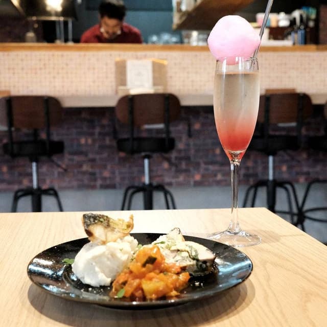 魚とチーズとワインバル ウオチ 梅田店 - サブ画像2